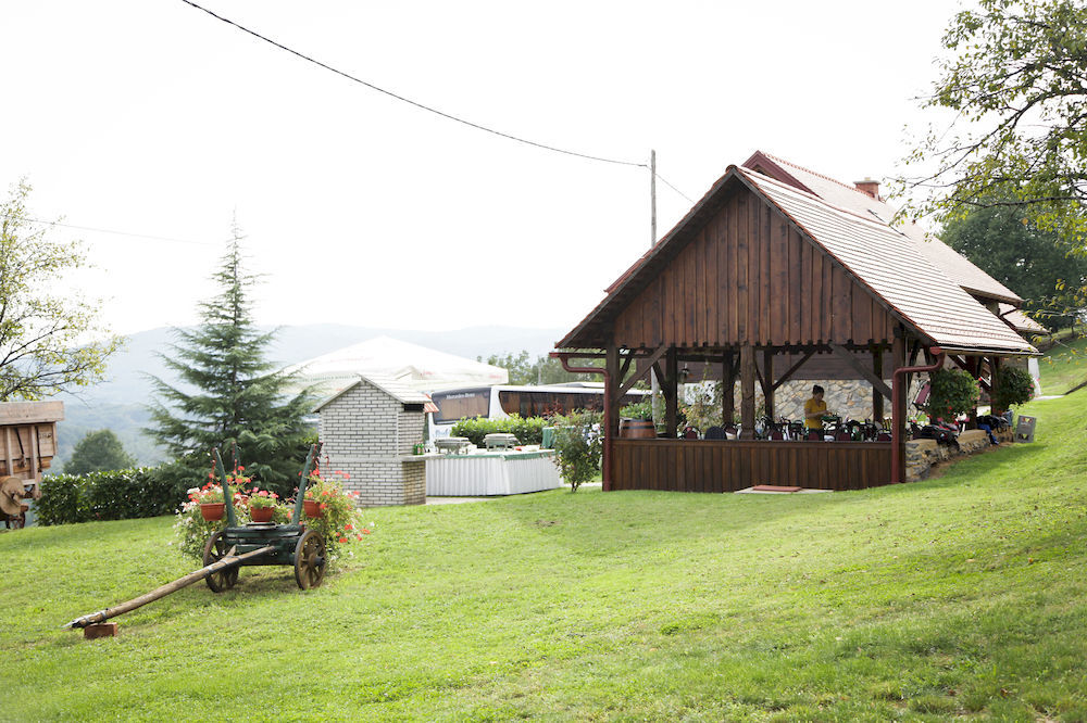 Hotel Srakovcic Heart Of Nature Ribnik Exterior photo